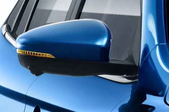 mg5_me_15l_cvt_del_blue_rear_mirror_with_indicators